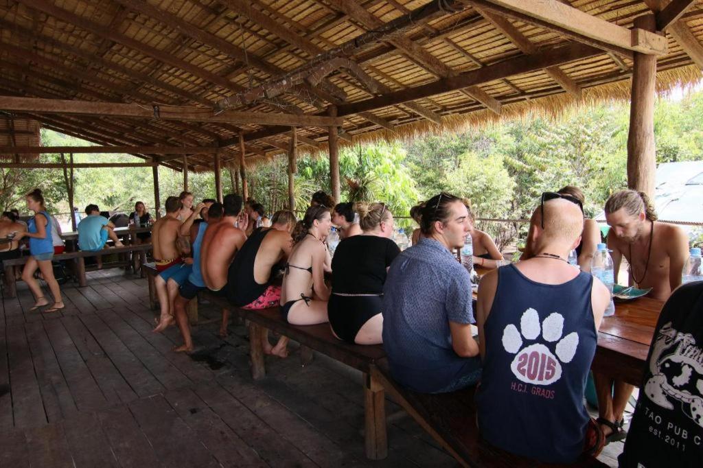 A Pousada Mad Monkey Koh Rong Samloem Koh Rong Sanloem Exterior foto